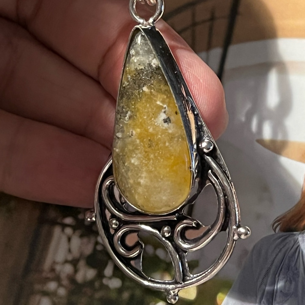 NEW Lodalite & silver necklace